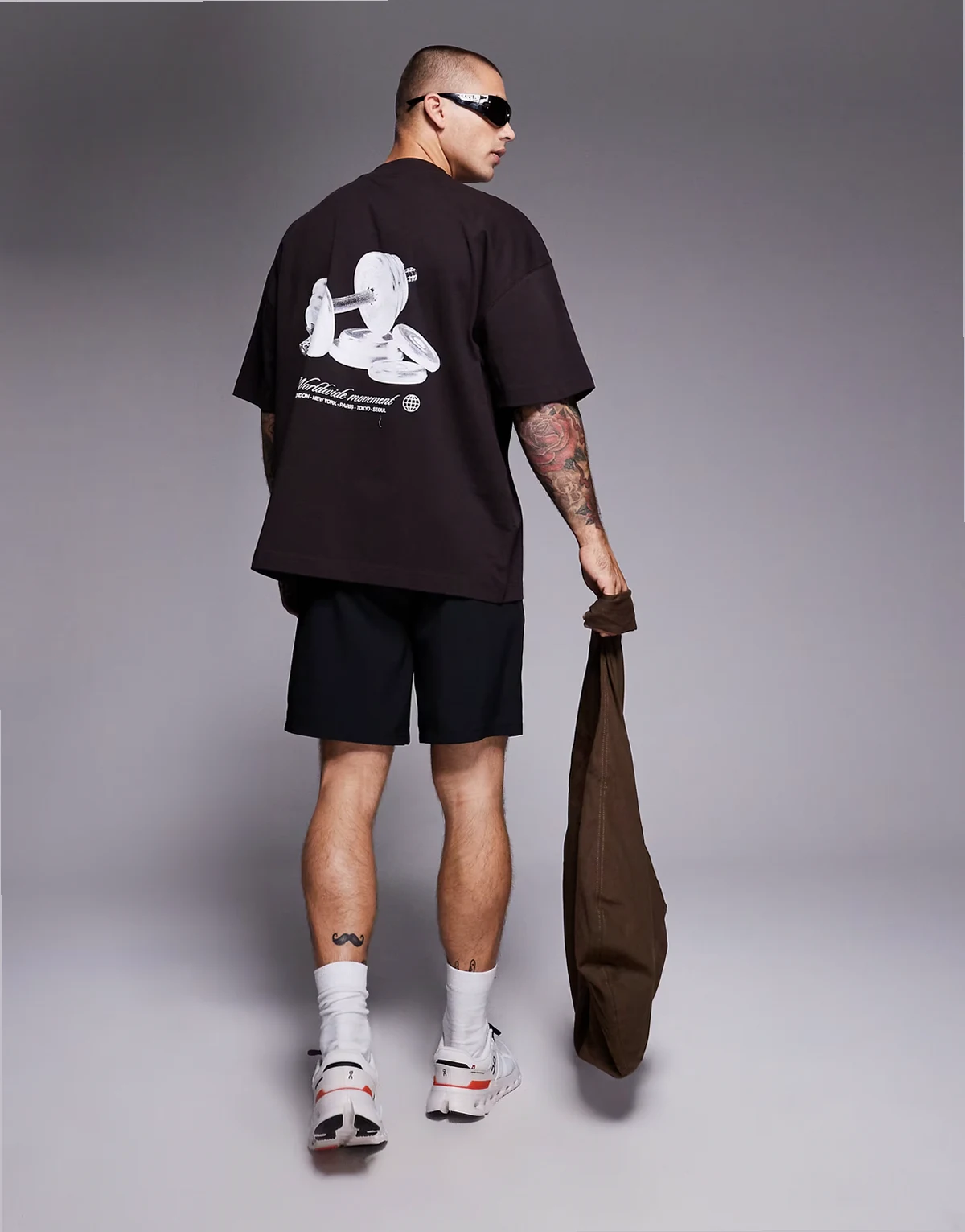 heavyweight cotton oversized t-shirt with back graphic and quick dry finish in washed brown