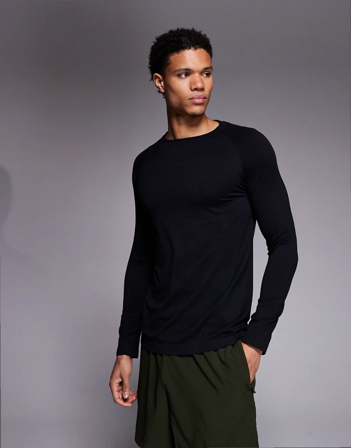 seamless mesh slim fit lightweight base layer long sleeve t-shirt in black