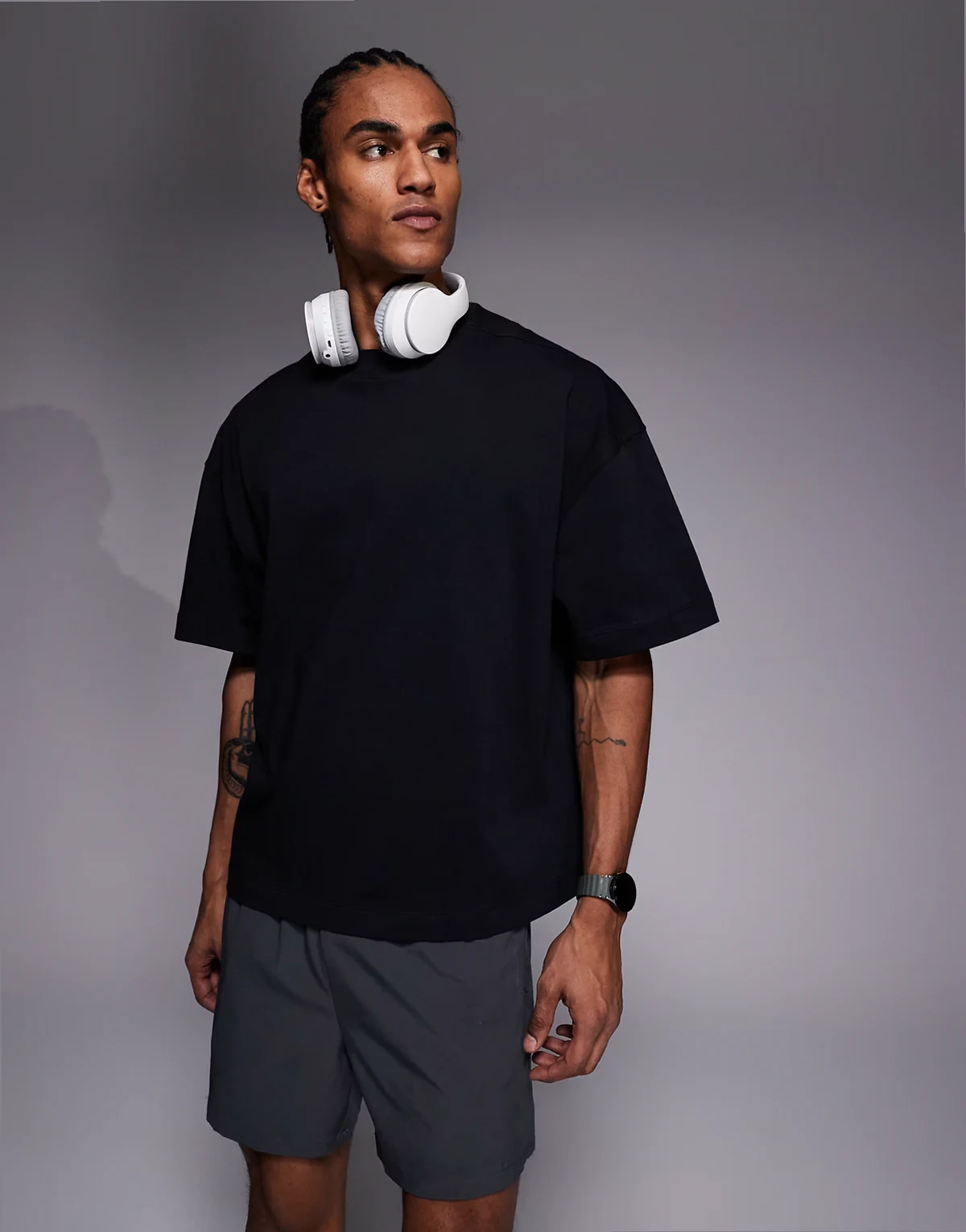 heavyweight cotton boxy dropped shoulders t-shirt with quick dry finish in black