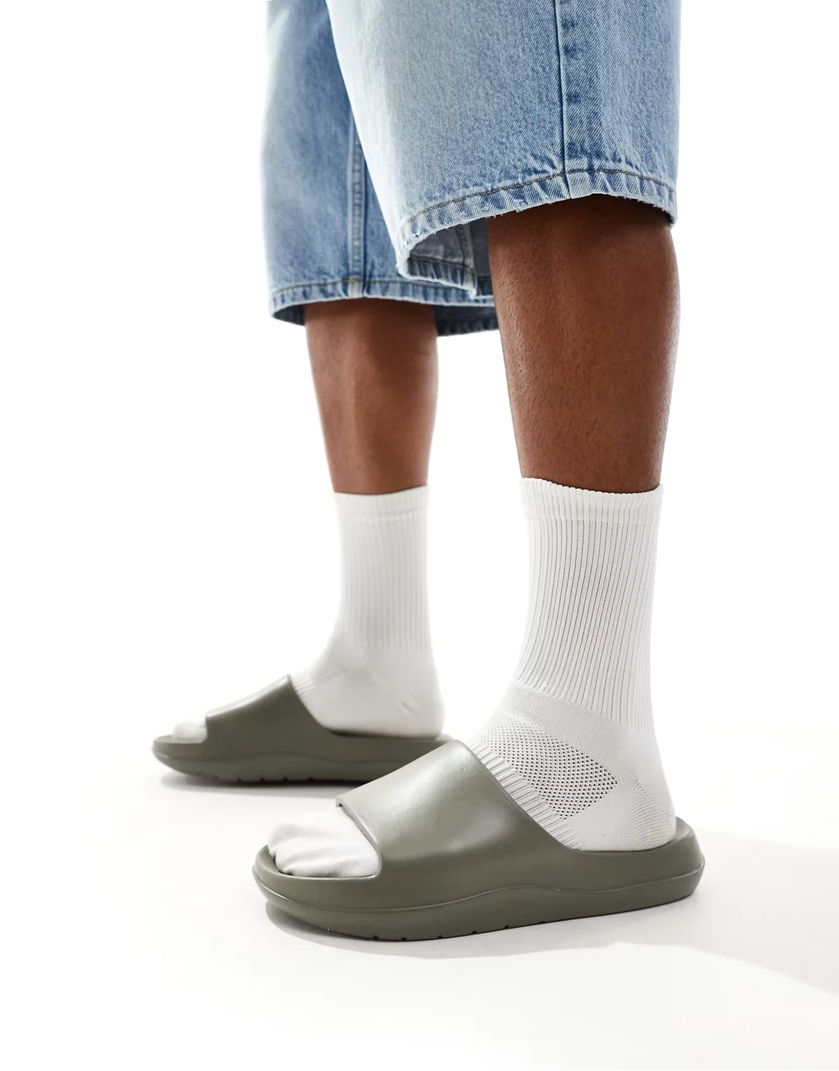 – Slider in Khaki mit dicker Sohle