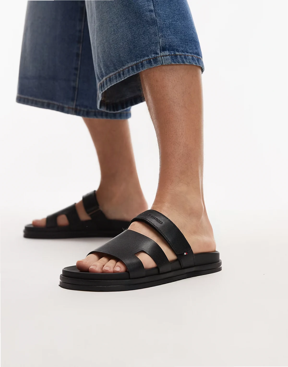 – Hochwertige Sandalen in Schwarz