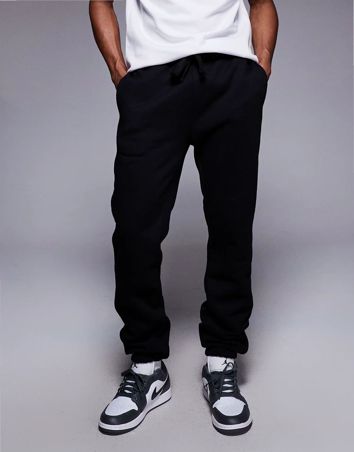 premium heavyweight slim fit sweatpants in 400gsm in black