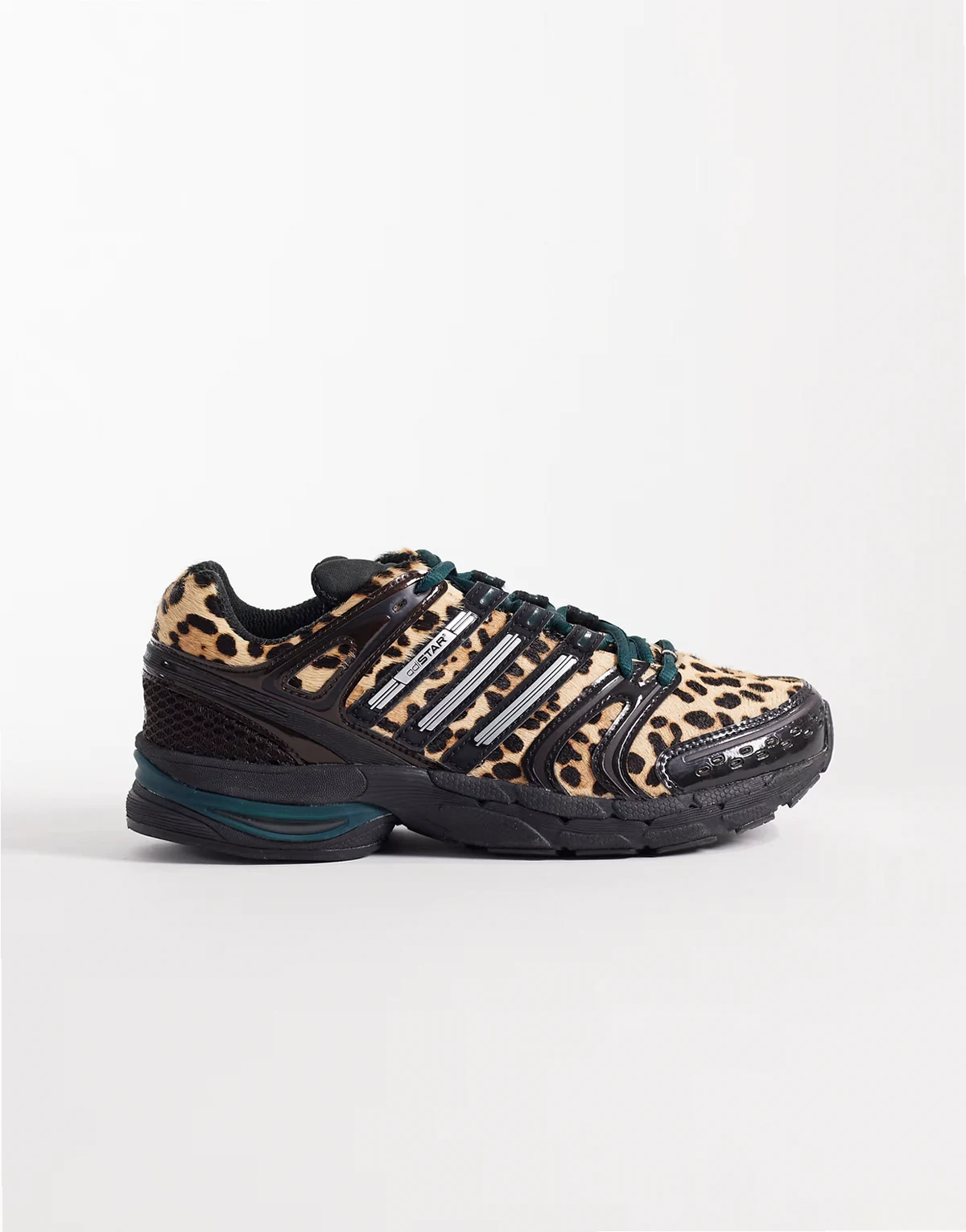 Adistar Control 5 sneakers in leopard print and black