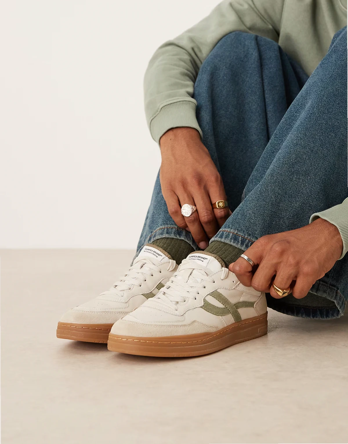 Pompeii – Elan Pippa – Sznurowane skórzane buty sportowe w kolorze złamanej bieli i zielonym