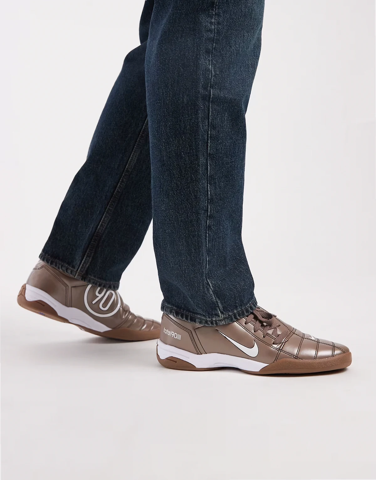T90 sneakers in bronze