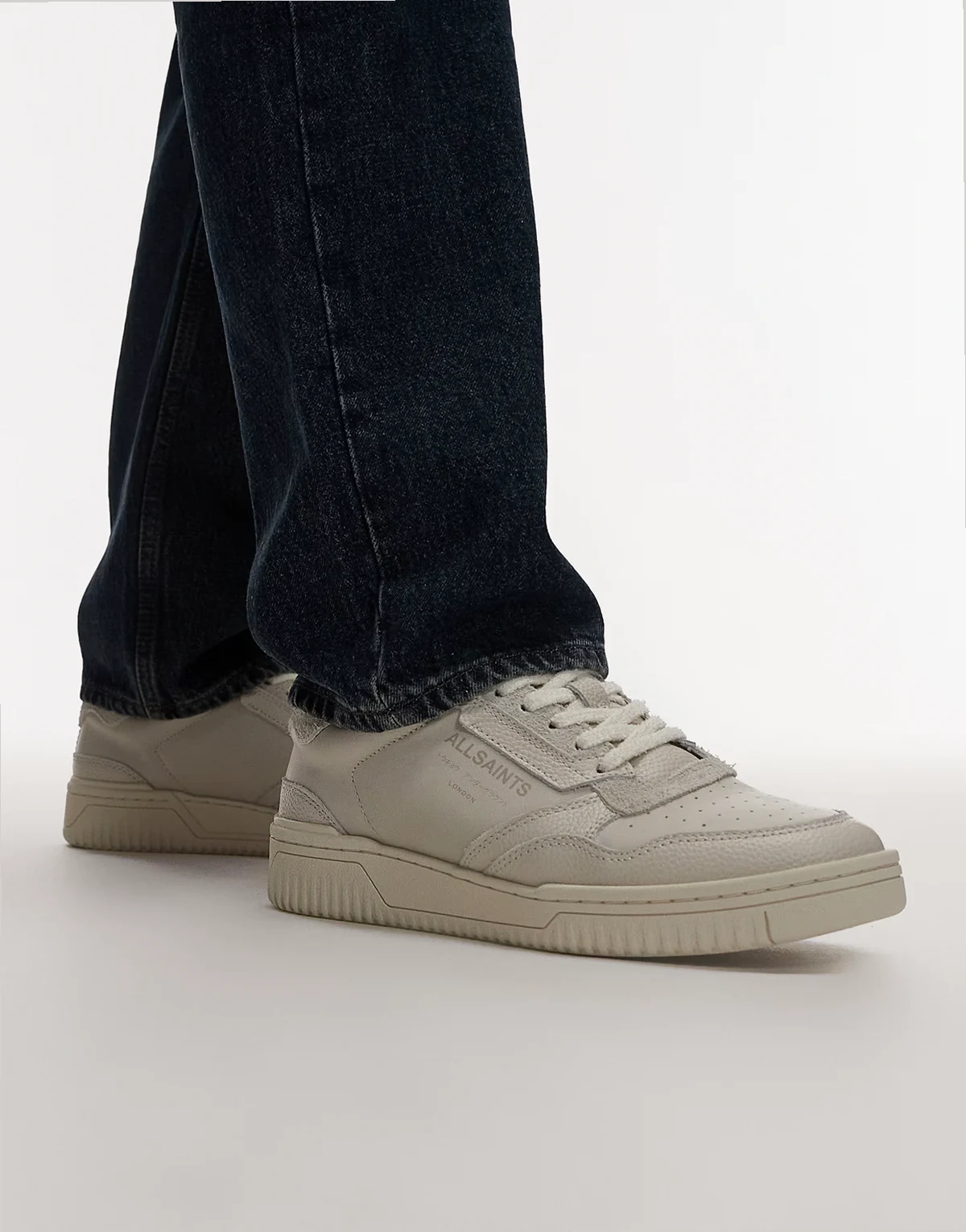 – Regan – Białe buty sportowe przed kostkę