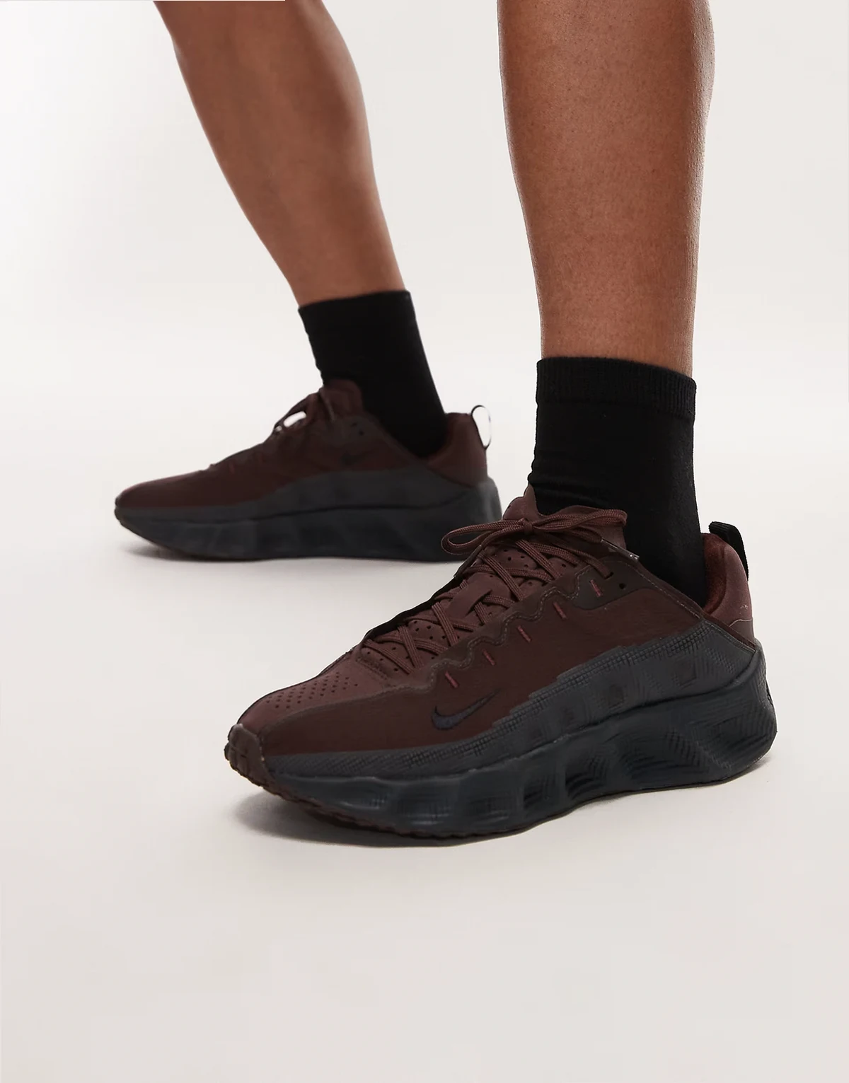 Ava Rover sneakers in black and gray