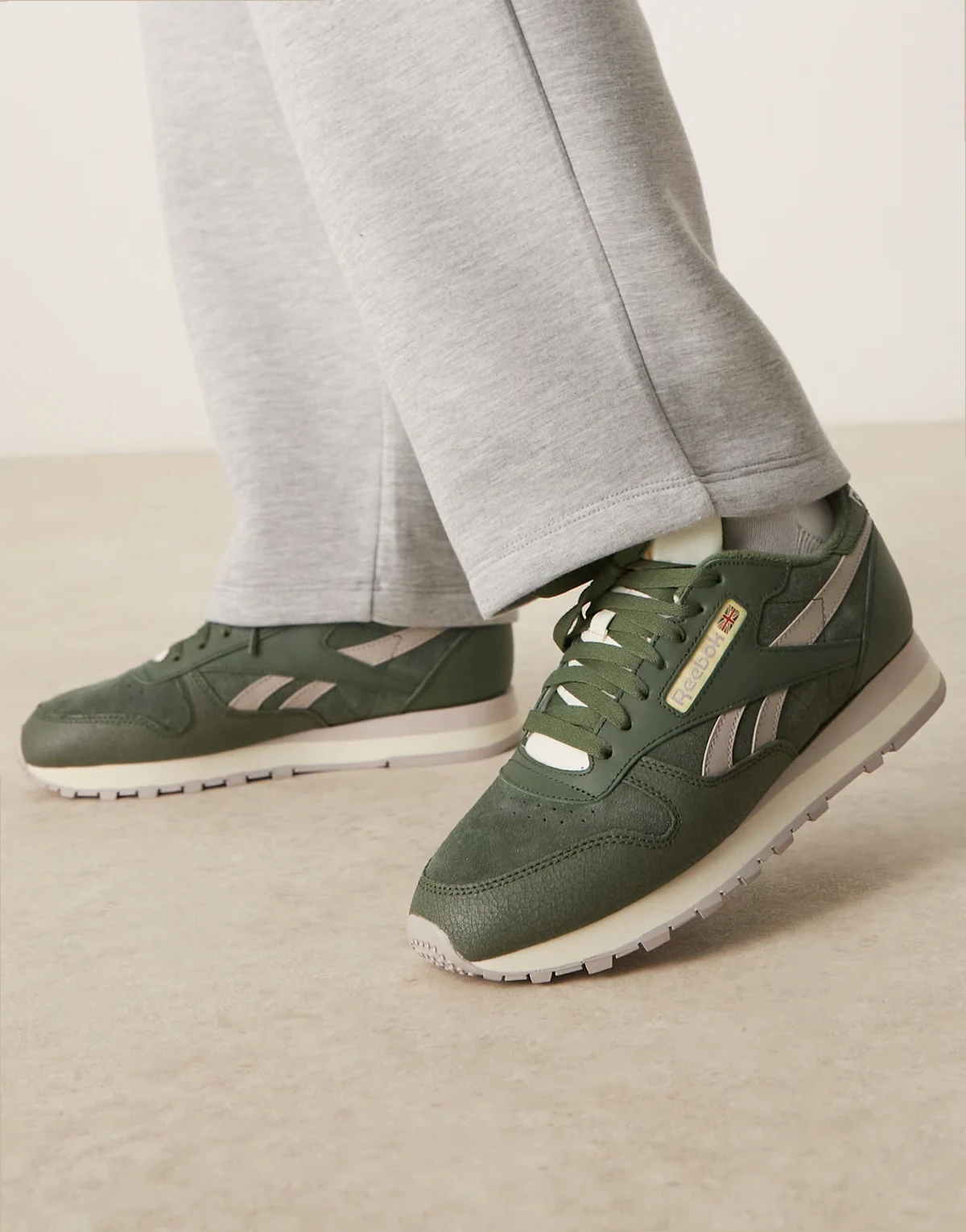 Classic leather sneakers in khaki