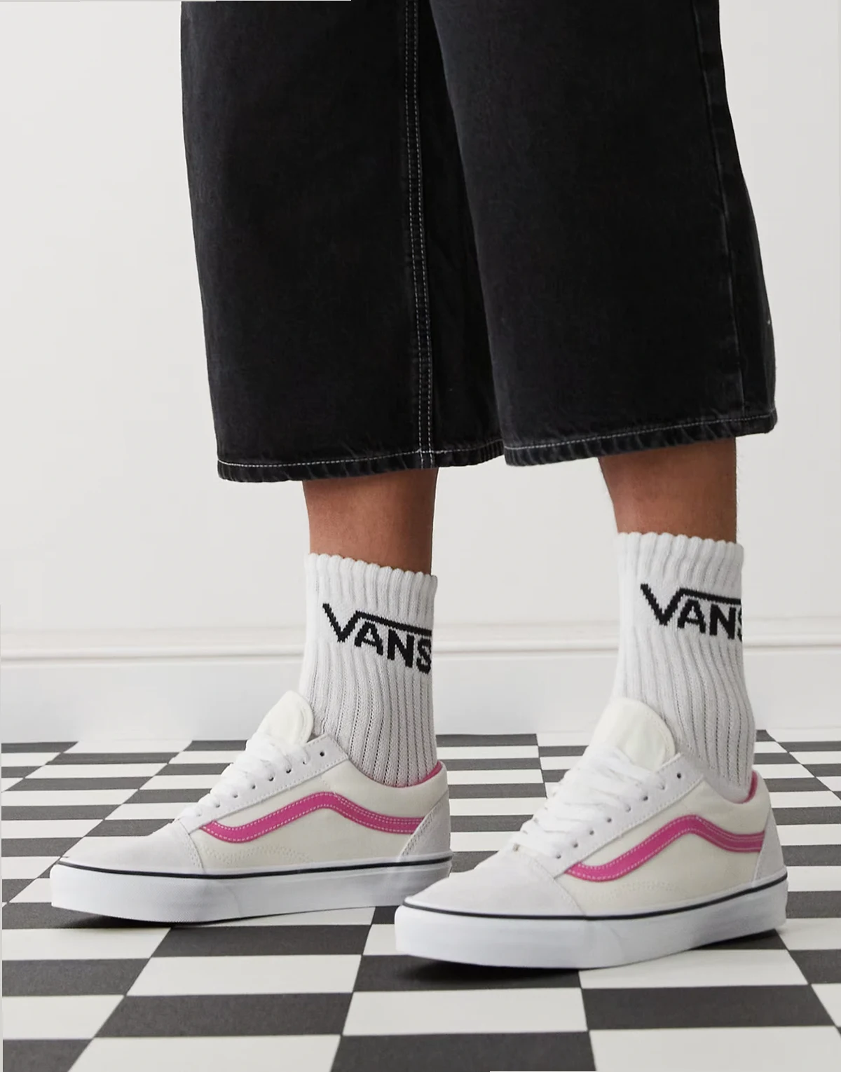 Old Skool sneakers in white with pink detail