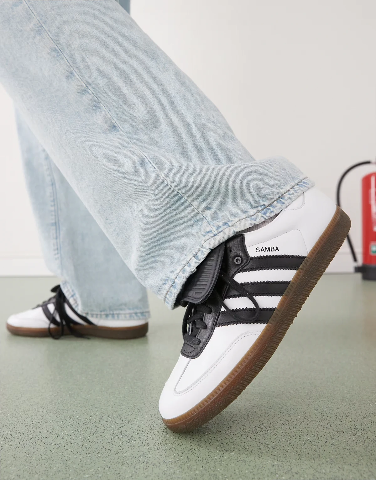 Samba LT sneakers in white and black