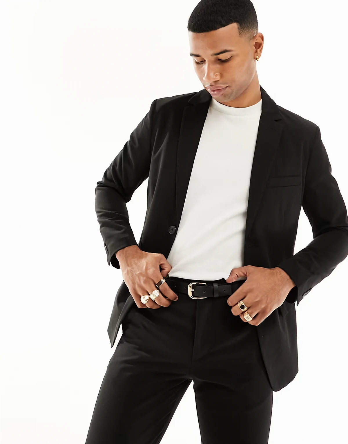 – Schmal geschnittene Anzugjacke in Schwarz