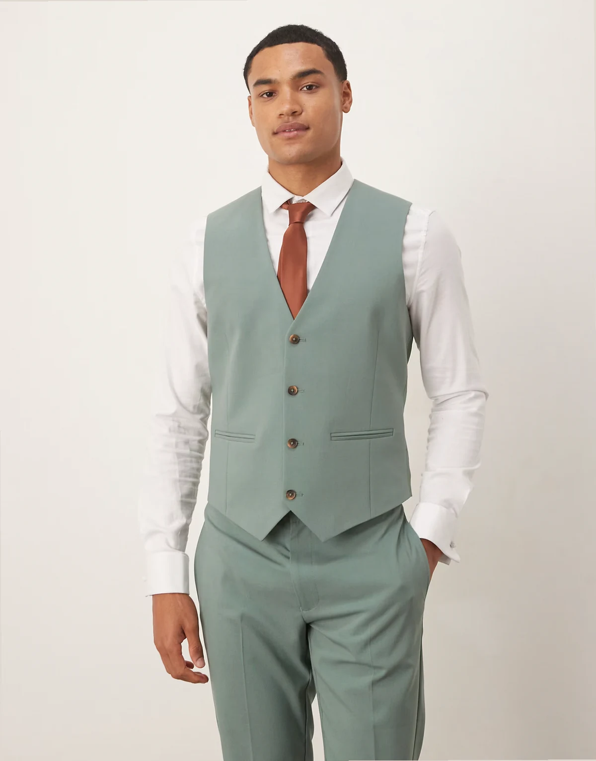 – Eng geschnittene Anzugweste in Dunkelgrün