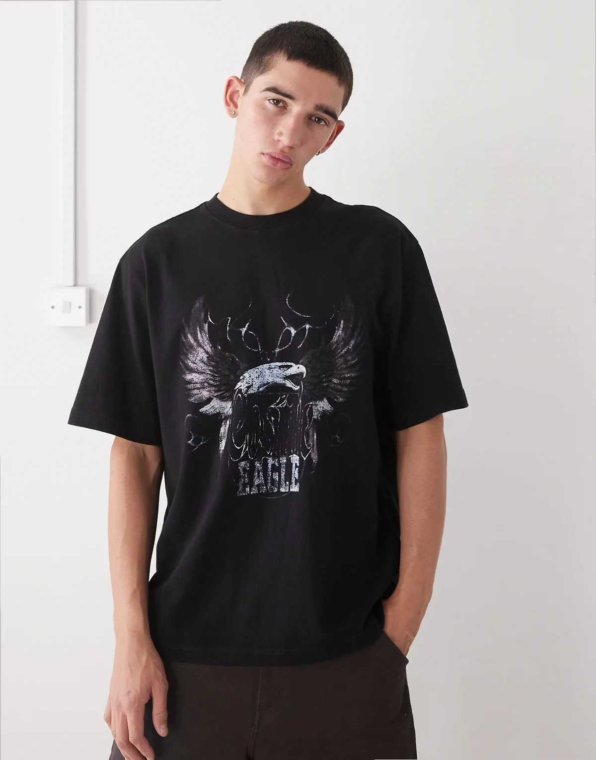 – Relaxed Fit Oversize-T-Shirt in Schwarz mit Vintage-Adlerprint