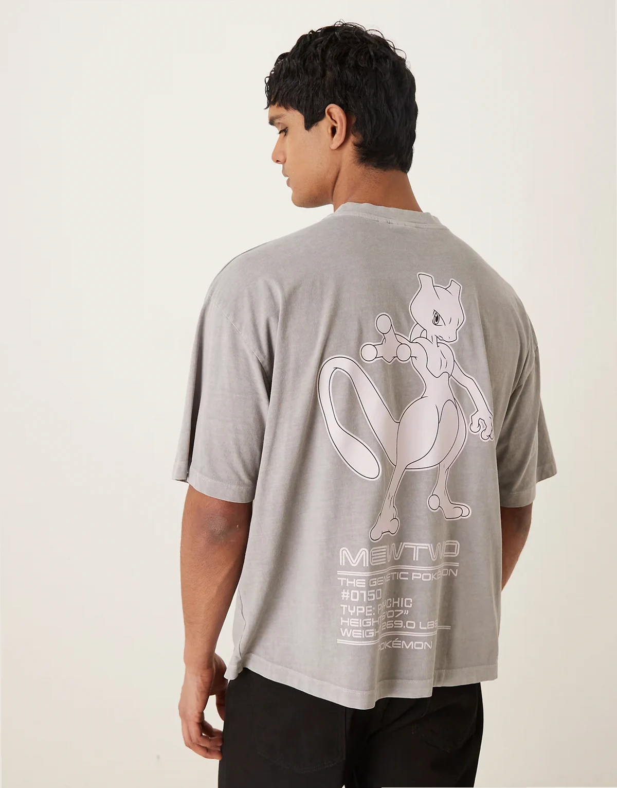 – Szary T-shirt unisex o fasonie oversize z nadrukiem z Pokemonem