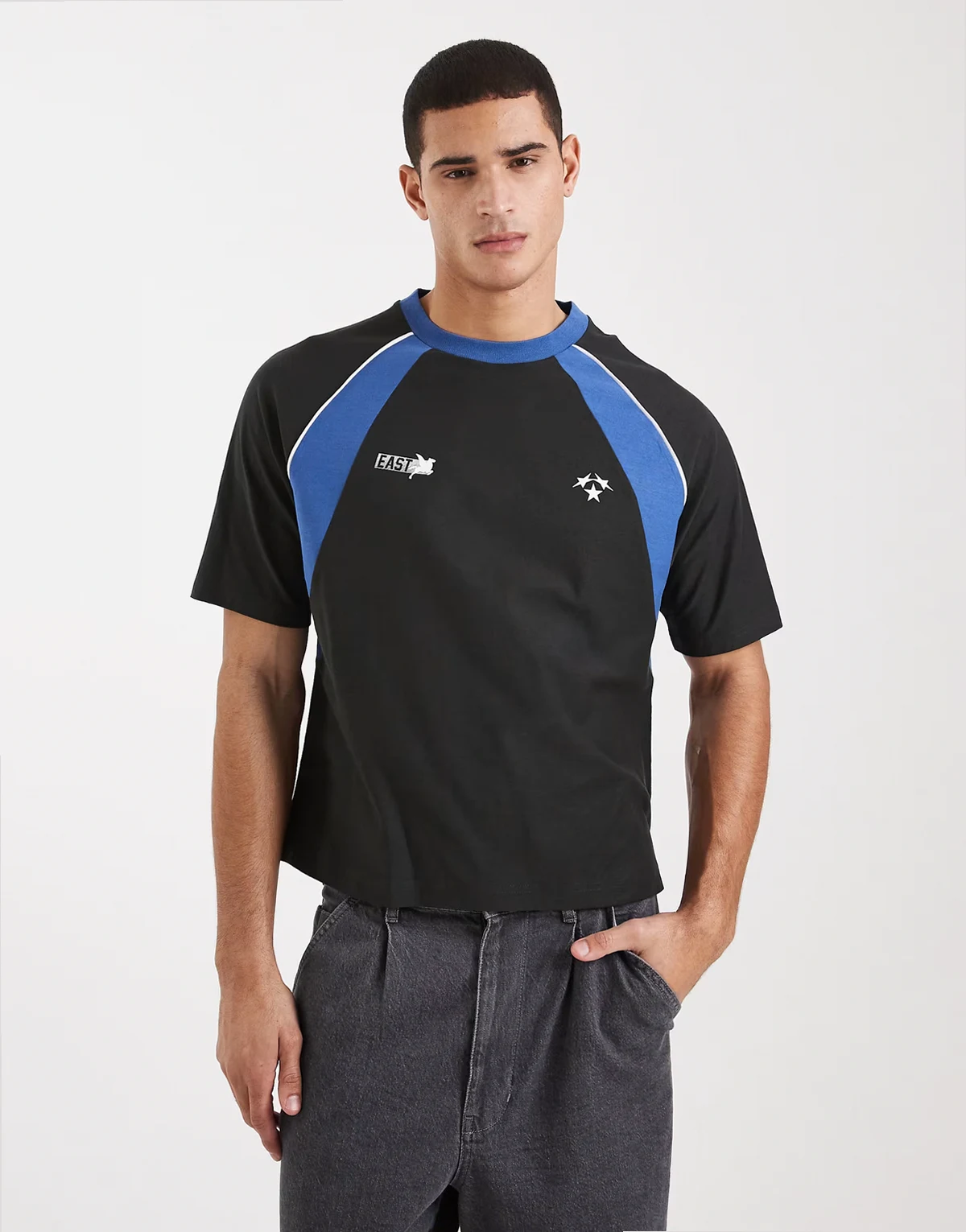 cropped fit graphic T-shirt in washed black