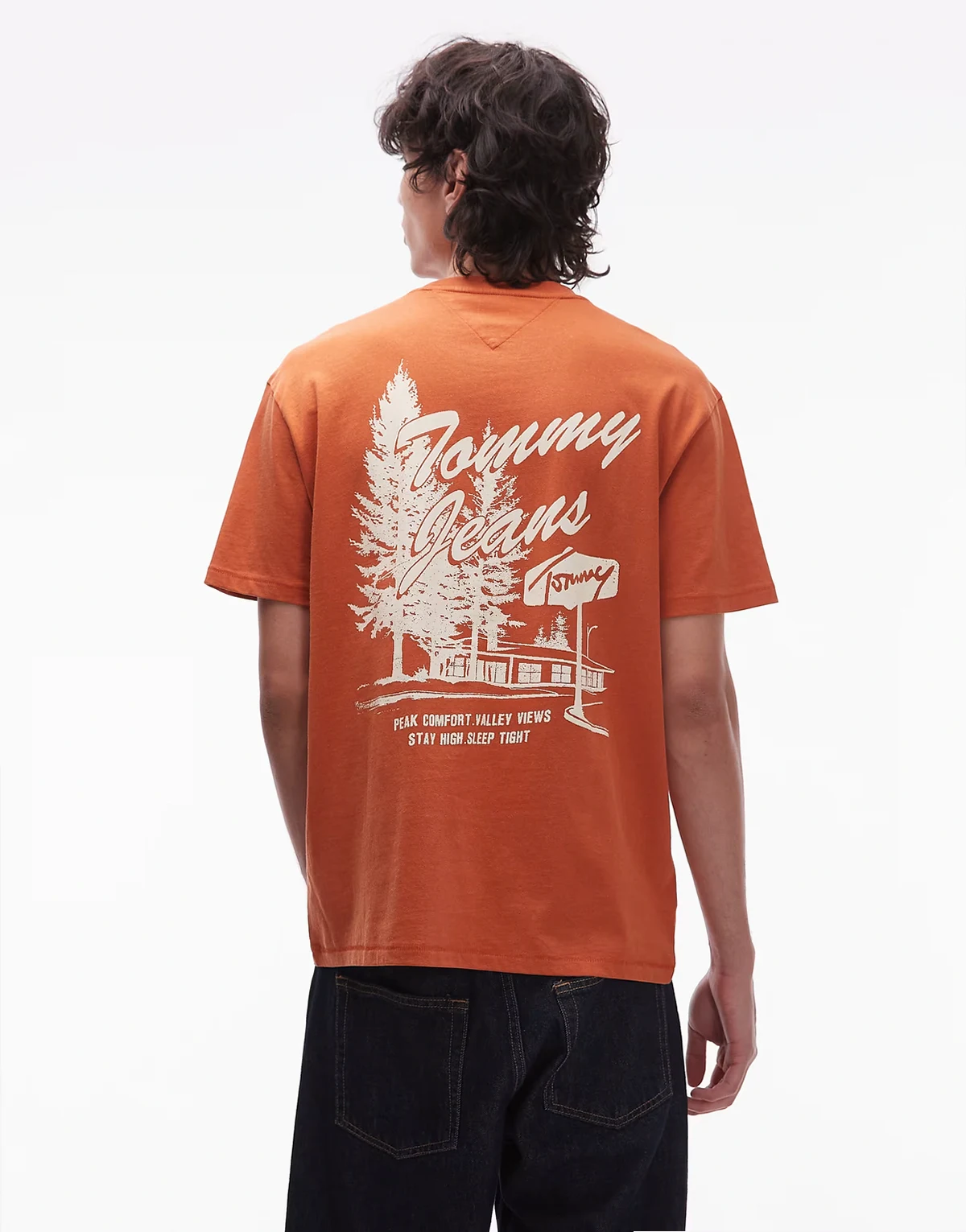 outdoors graphic t-shirt in burnt orange