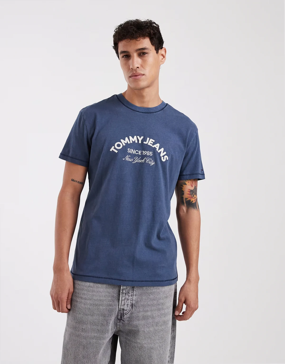 center arch logo T-shirt in dark blue