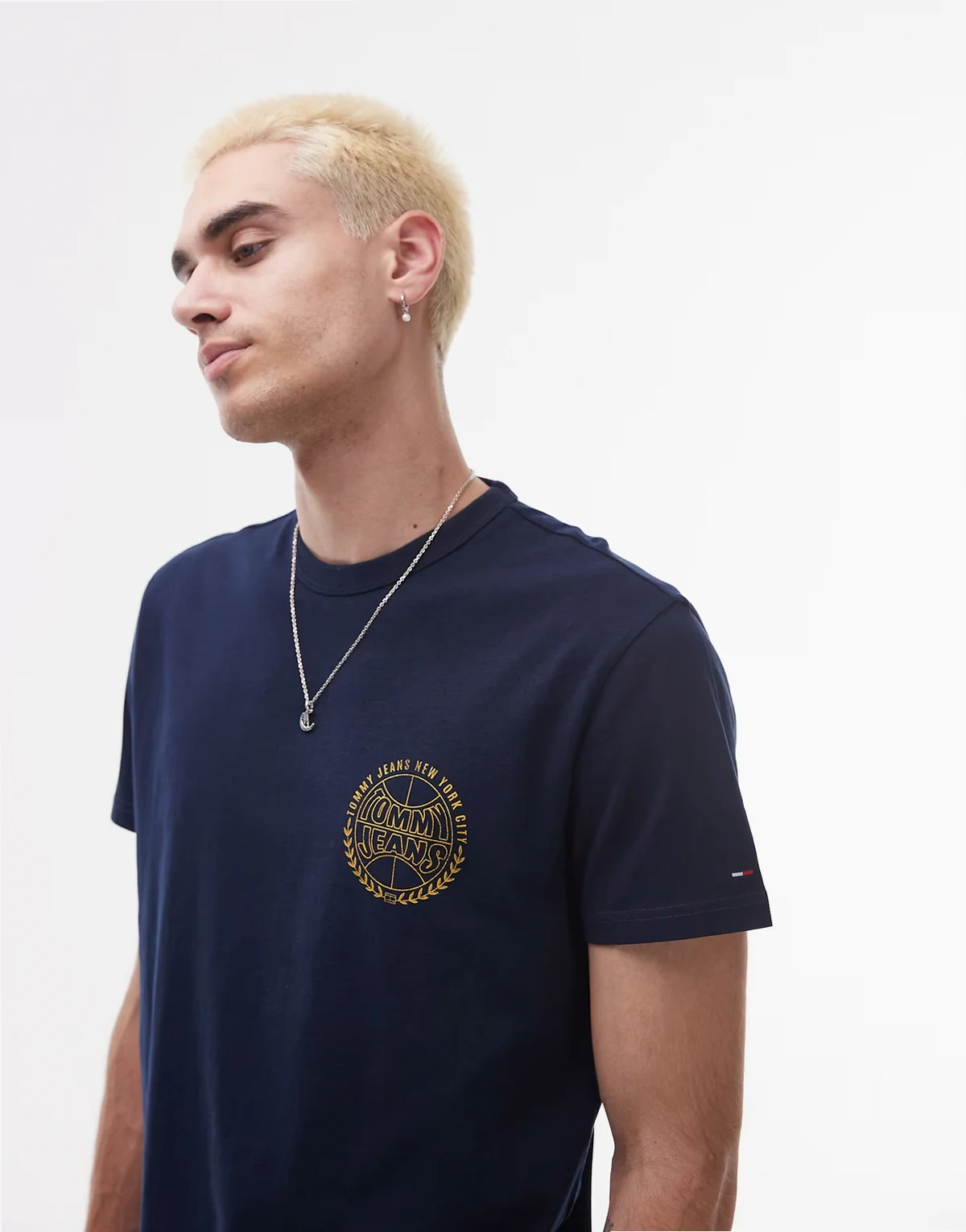 basketball chest logo t-shirt in navy