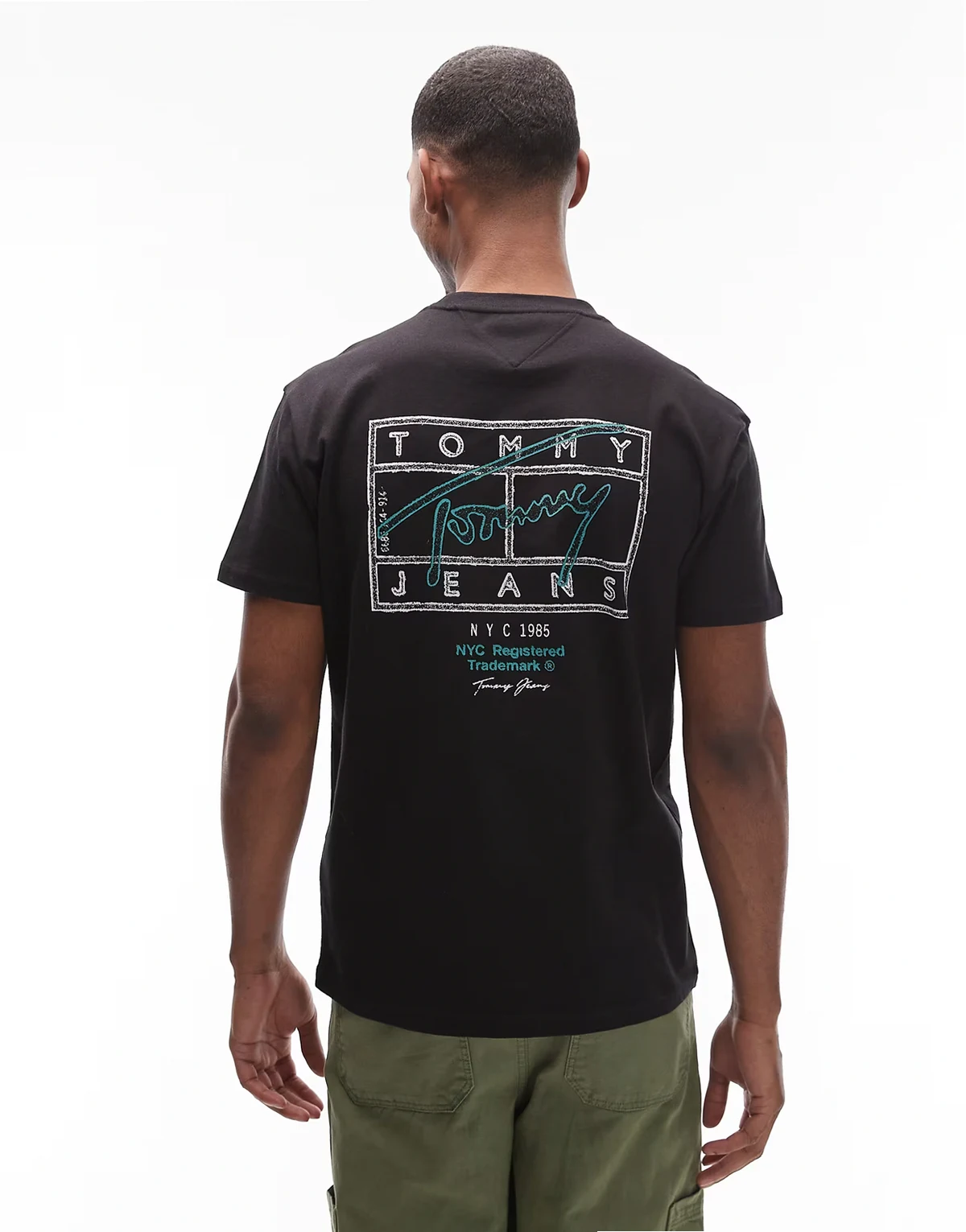 regular flag logo with signature detail T-shirt in black