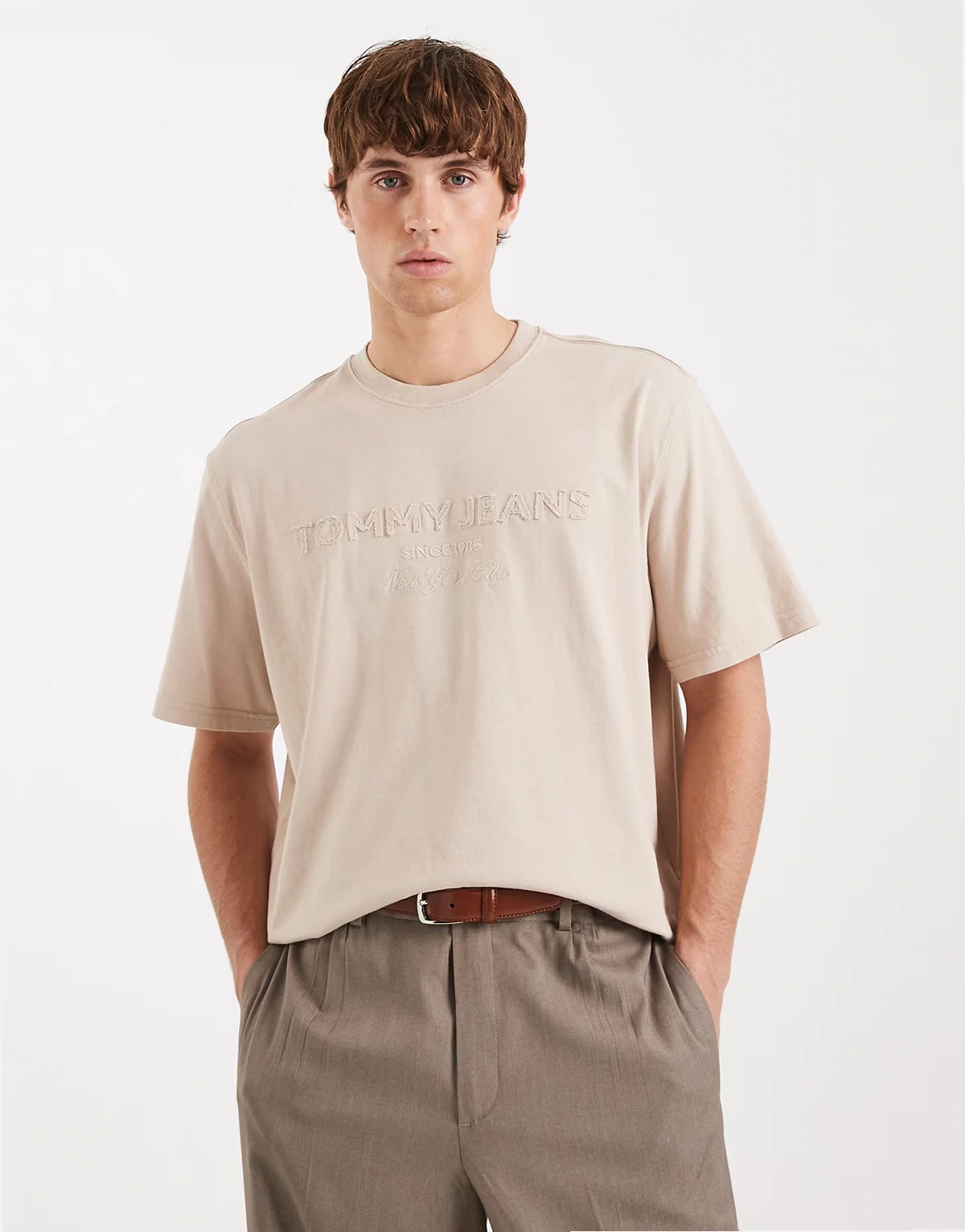 lifted classic center logo T-shirt in sand