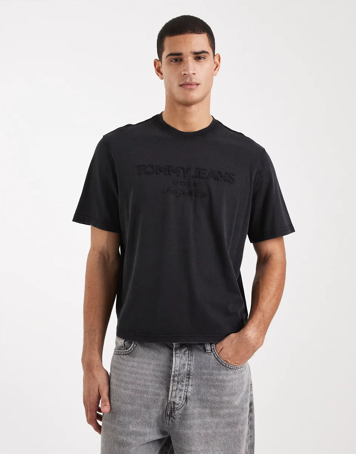 lifted classic center logo t-shirt in black