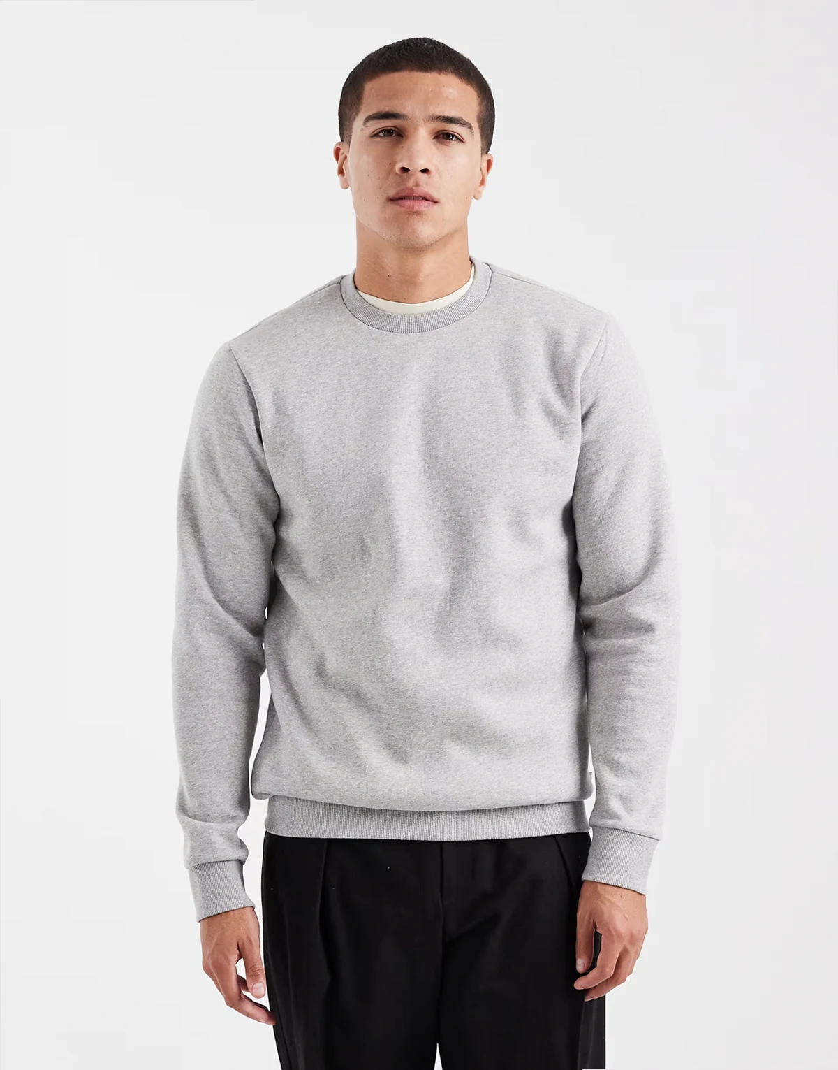 crewneck sweatshirt in gray