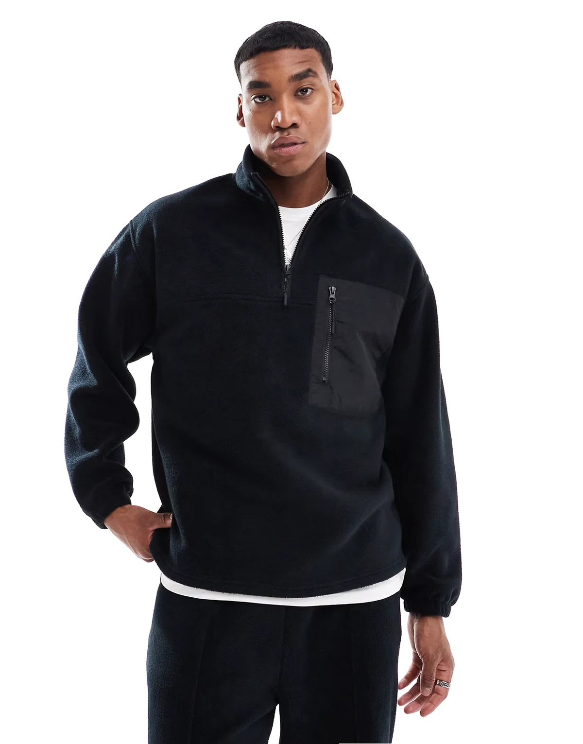 relaxed quarter zip fleece sweatshirt in black with chest pocket