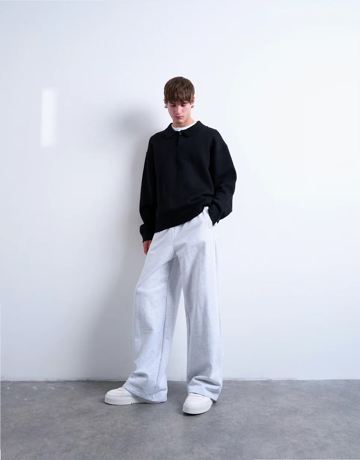 heavyweight straight leg sweatpants in light heather gray