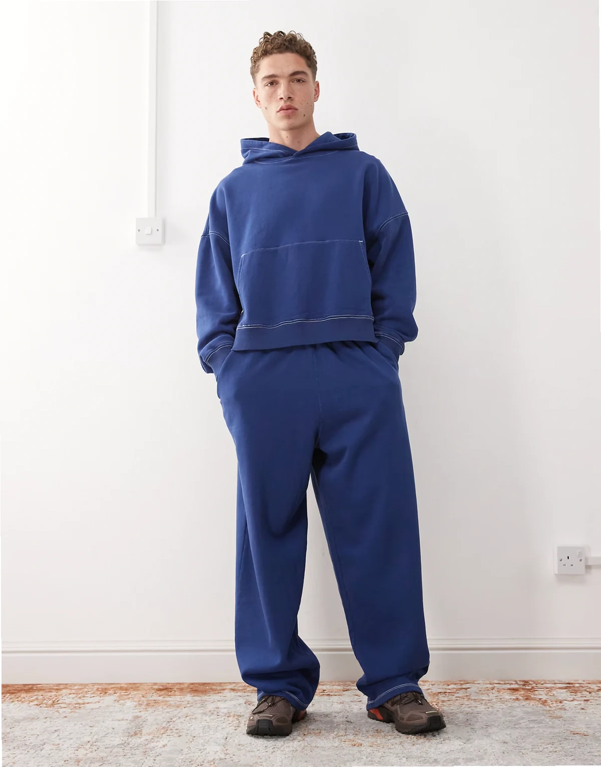 baggy relaxed sweatpants in washed navy
