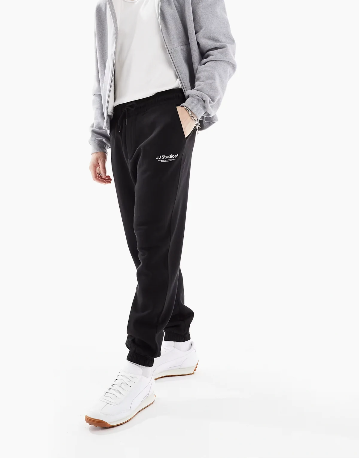 loose fit sweatpants with logo in black