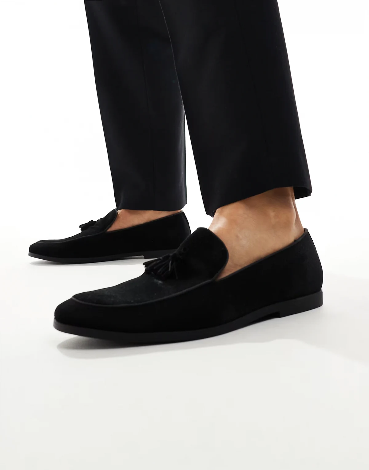– Charlie – Loafer aus Samt in Schwarz mit Quasten