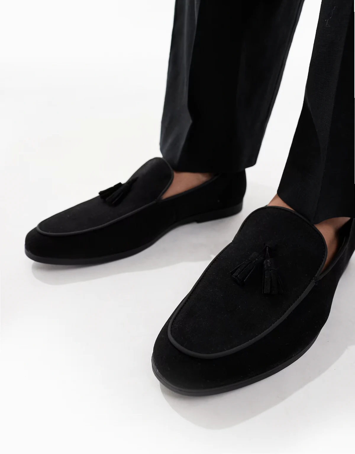 – Charlie – Loafer in Schwarz aus Wildlederimitat mit Quaste