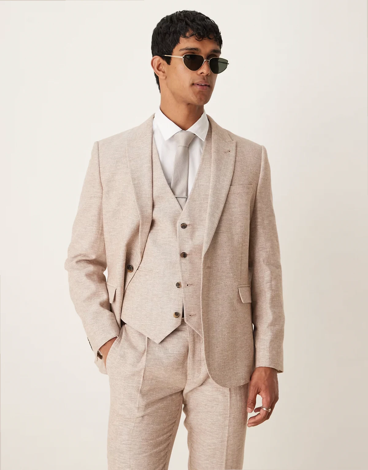 – Slim Fit Anzugjacke in Braun aus Leinen-Baumwollmix mit Fischgrätmuster