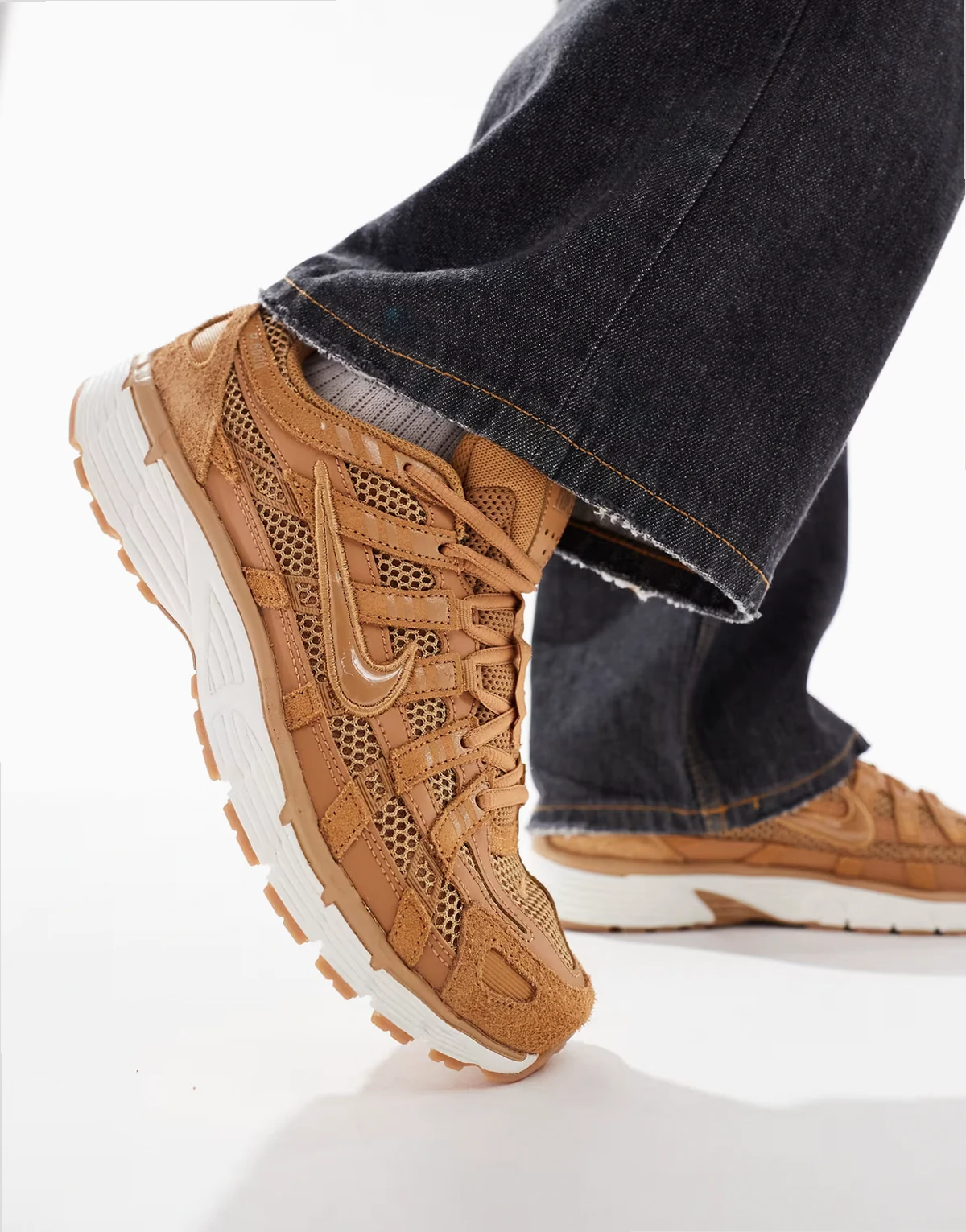 P-6000 sneakers in beige