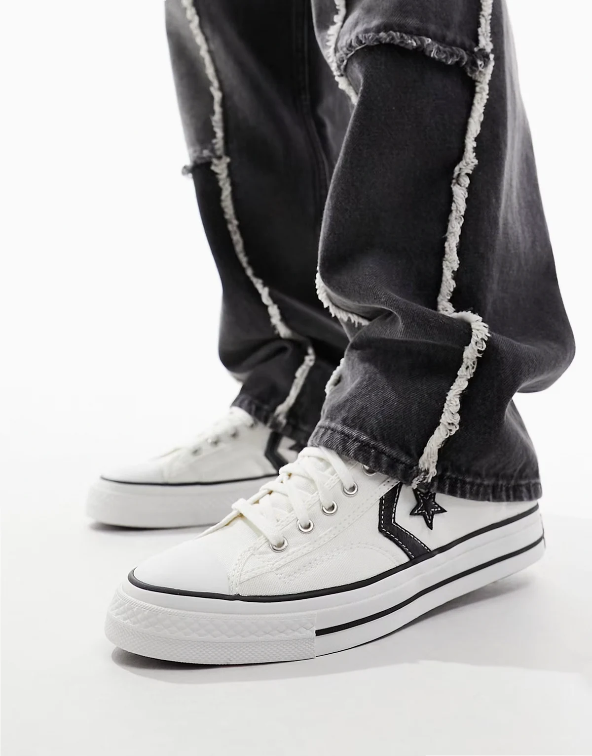 – Star Player 76 – Premium-Canvas-Sneaker in Weiß mit schwarzem Detail