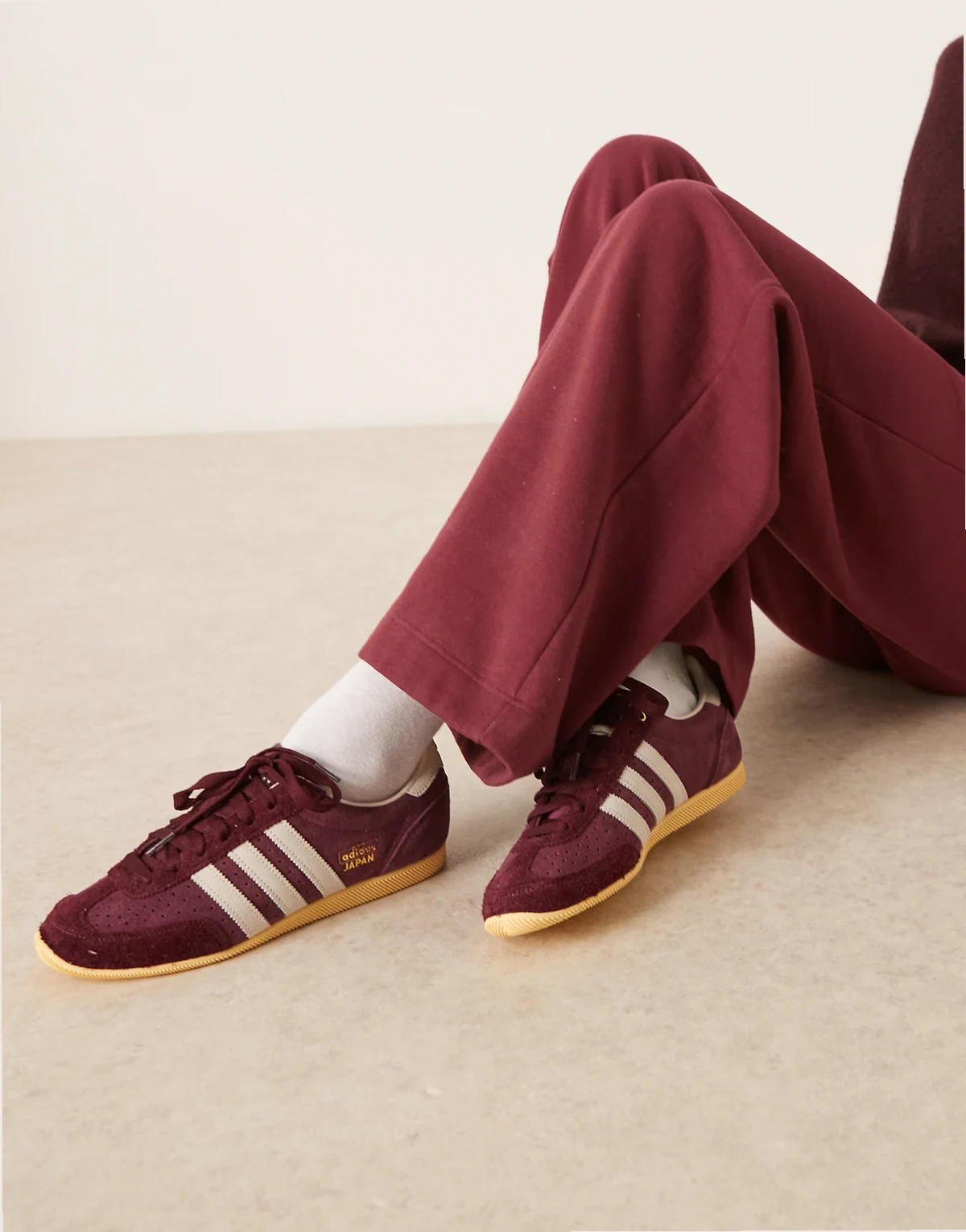 Japan sneakers in burgundy