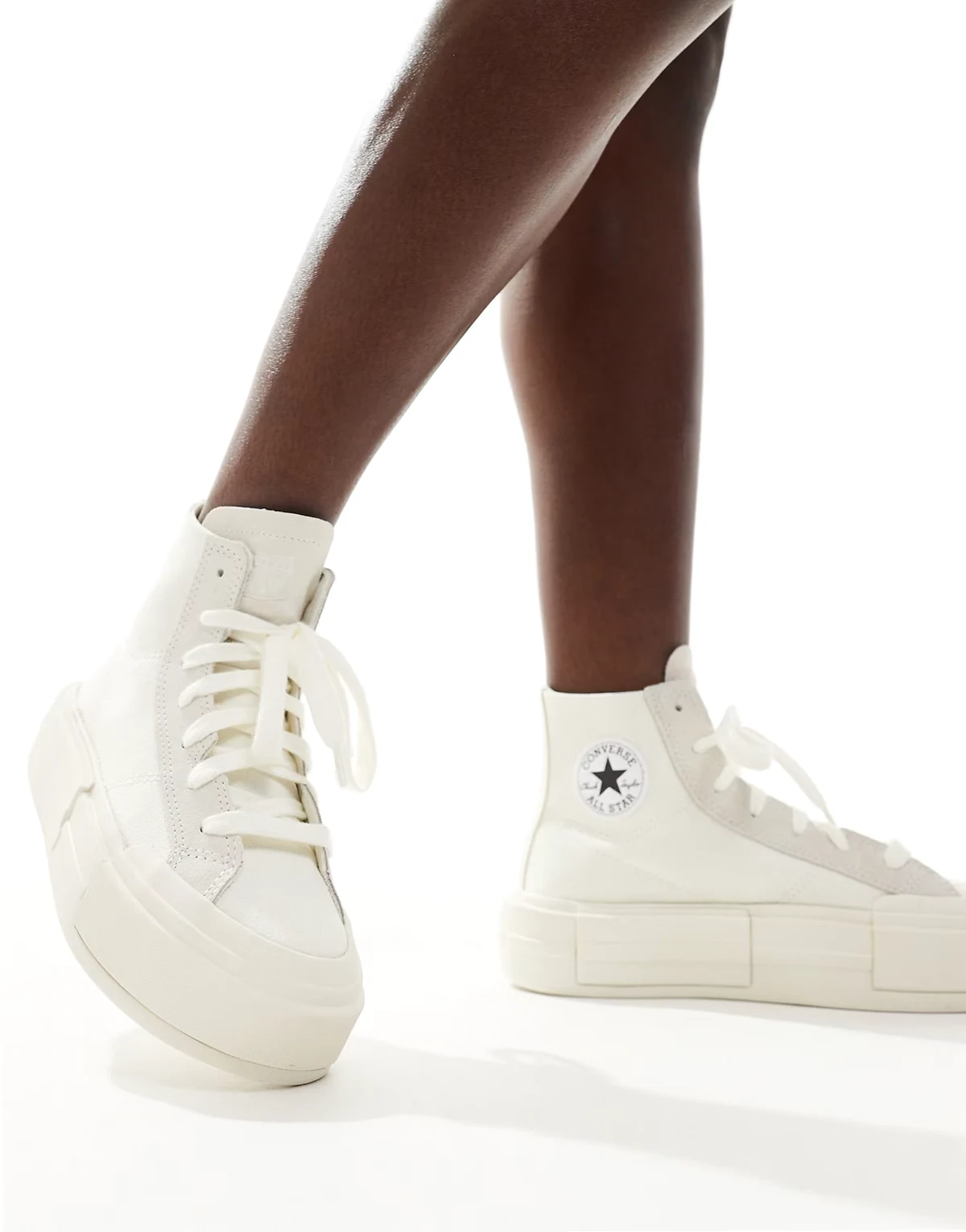 – Chuck Taylor All Star Cruise Hi – Buty sportowe za kostkę na platformie w kolorze złamanej bieli
