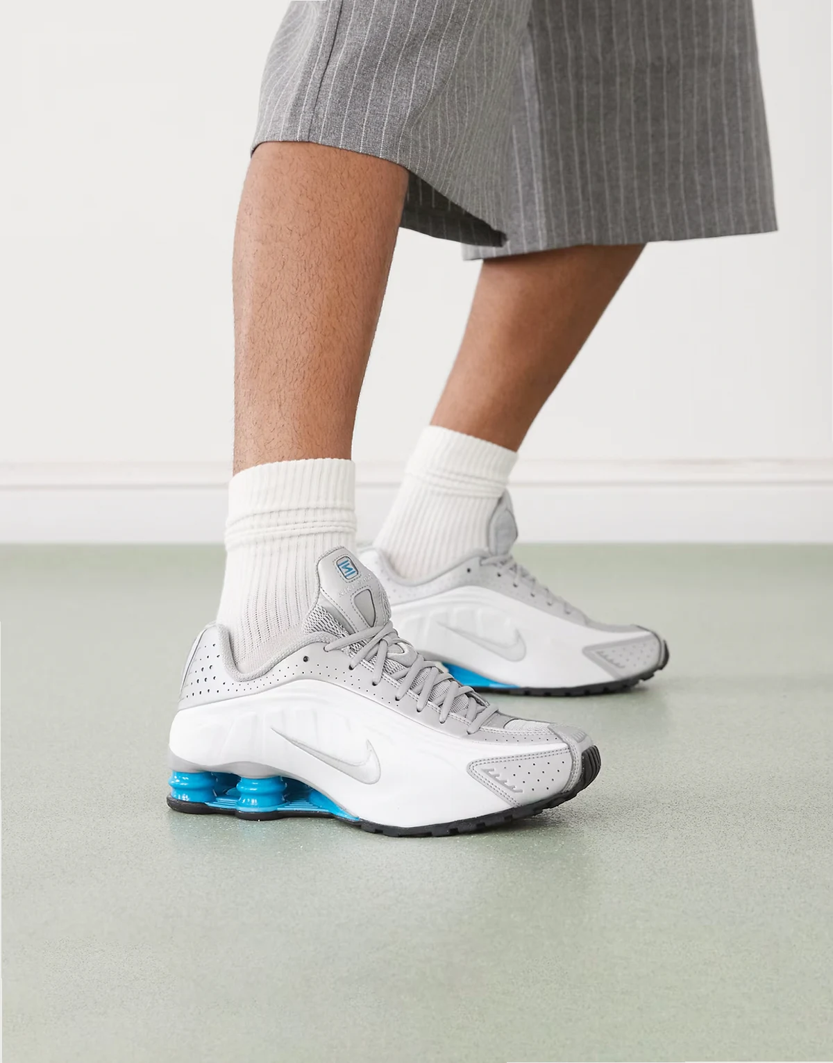 Shox R4 sneakers in silver and white