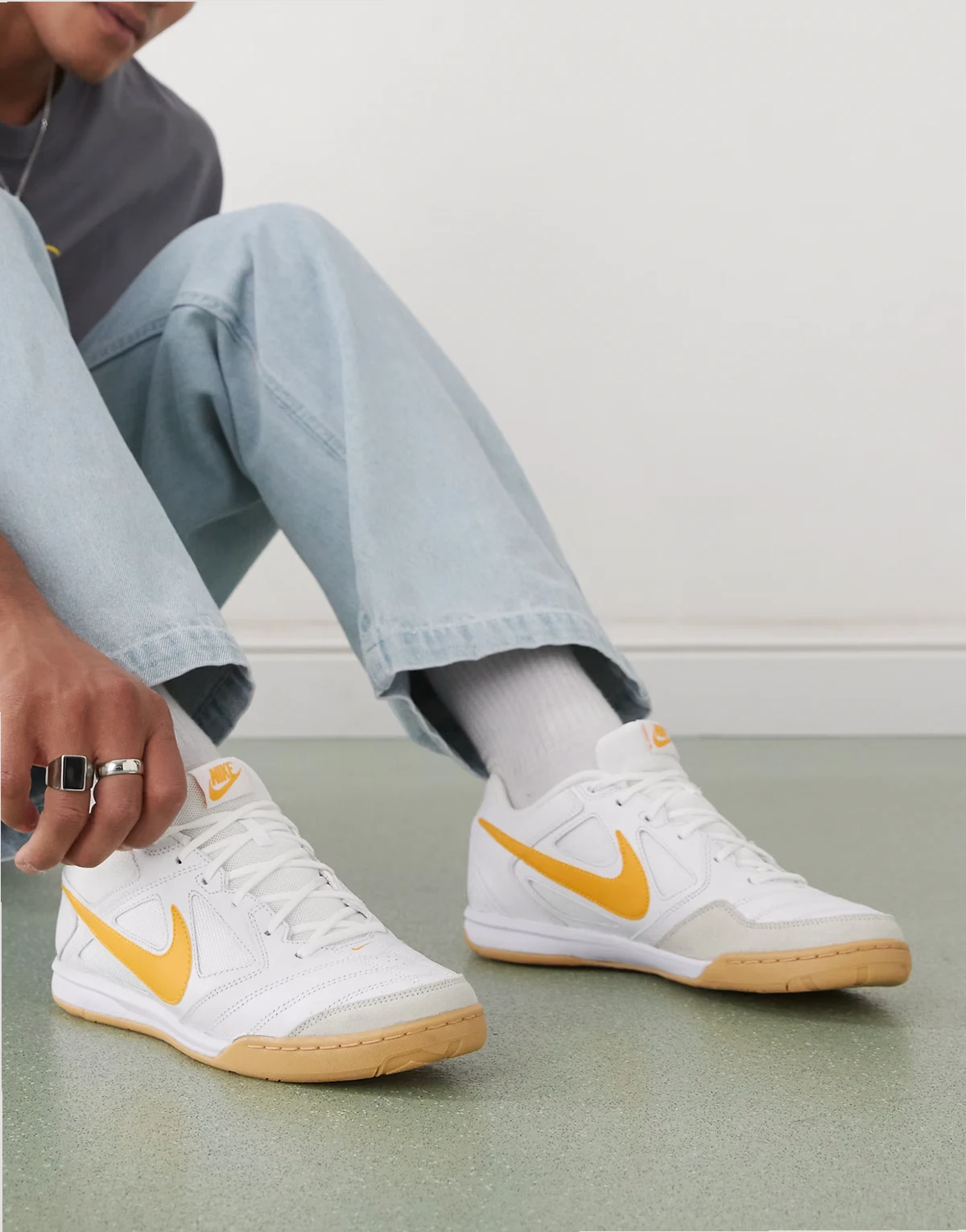 Gato sneakers in white and gold