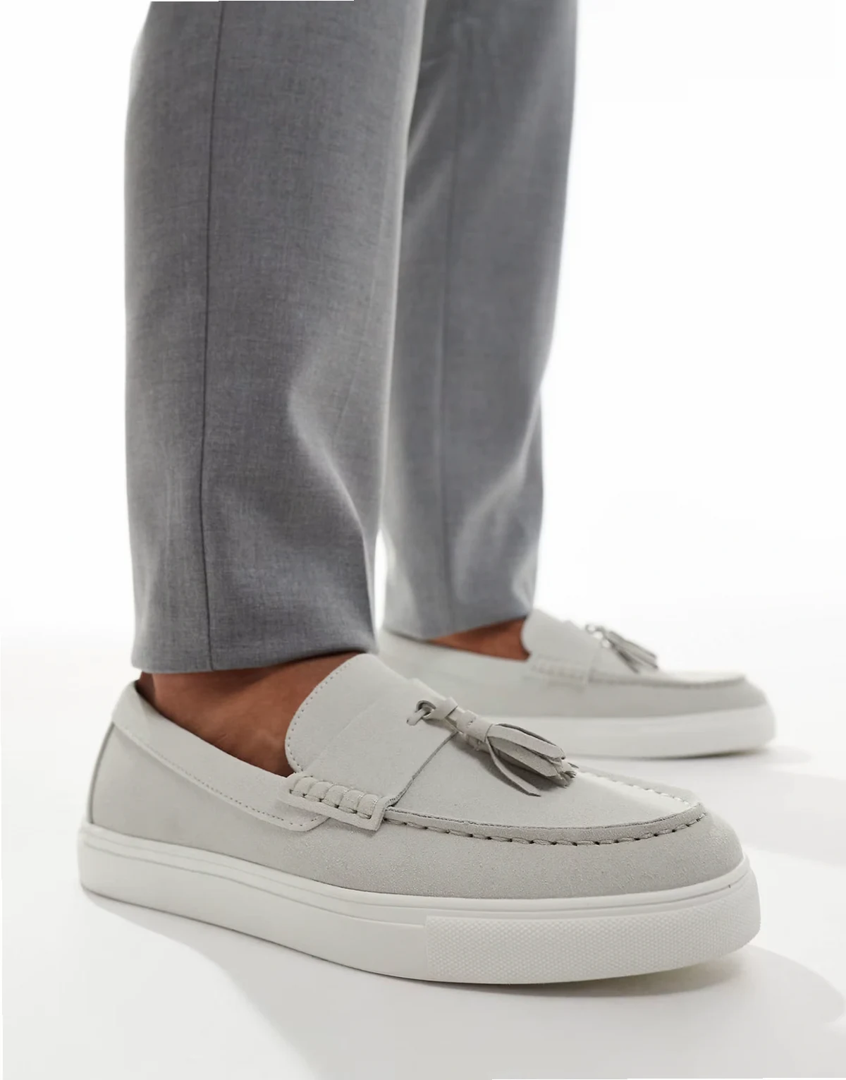 – Loafer in Grau mit Cupsohle und Quaste