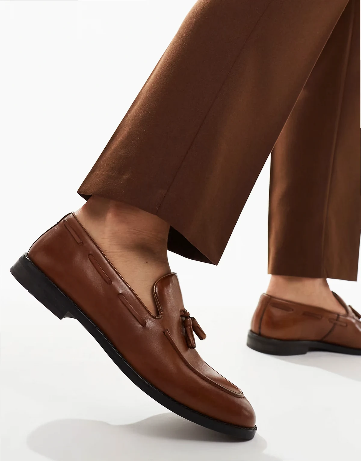 loafers in tan leather with tassel