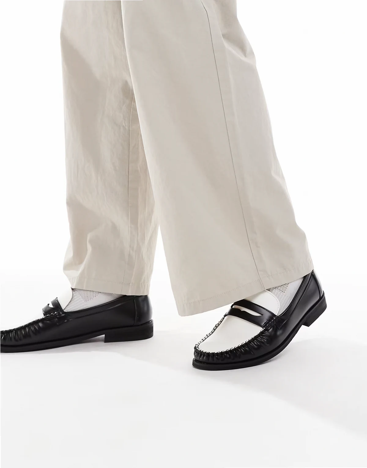 – Hero – Czarne loafersy z kontrastową wstawką