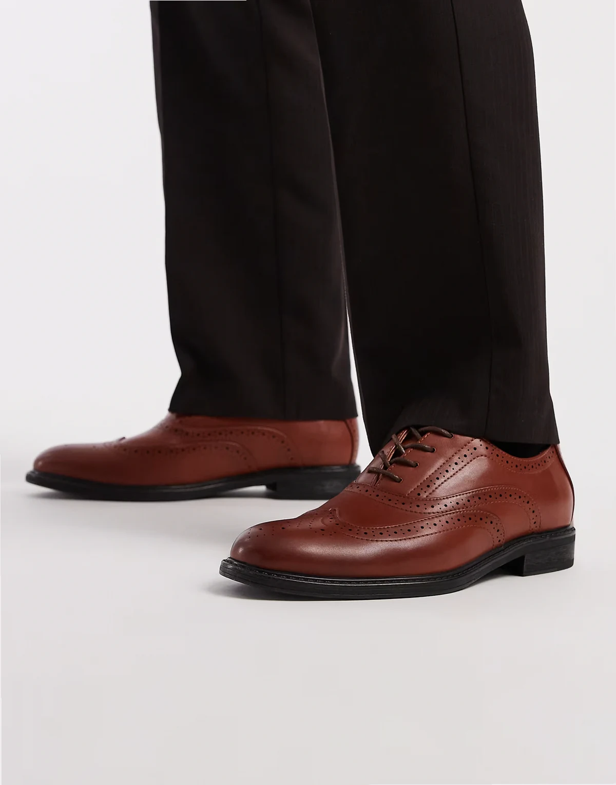 – Budapester in Hellbraun