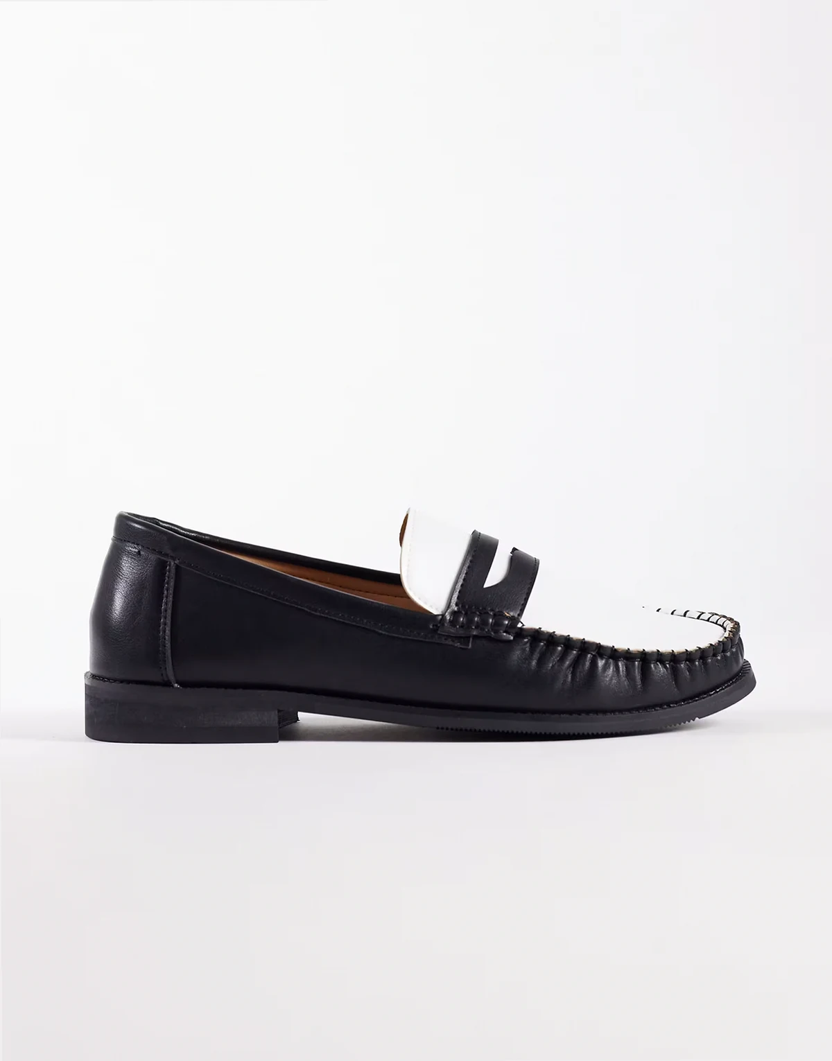 Hero contrast rouched loafers in black/white