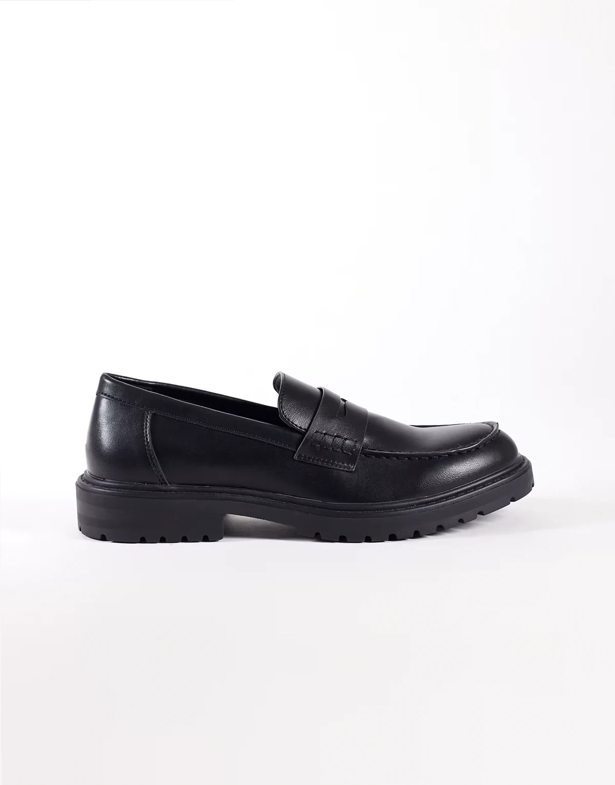 Pier chunky loafers in matte black