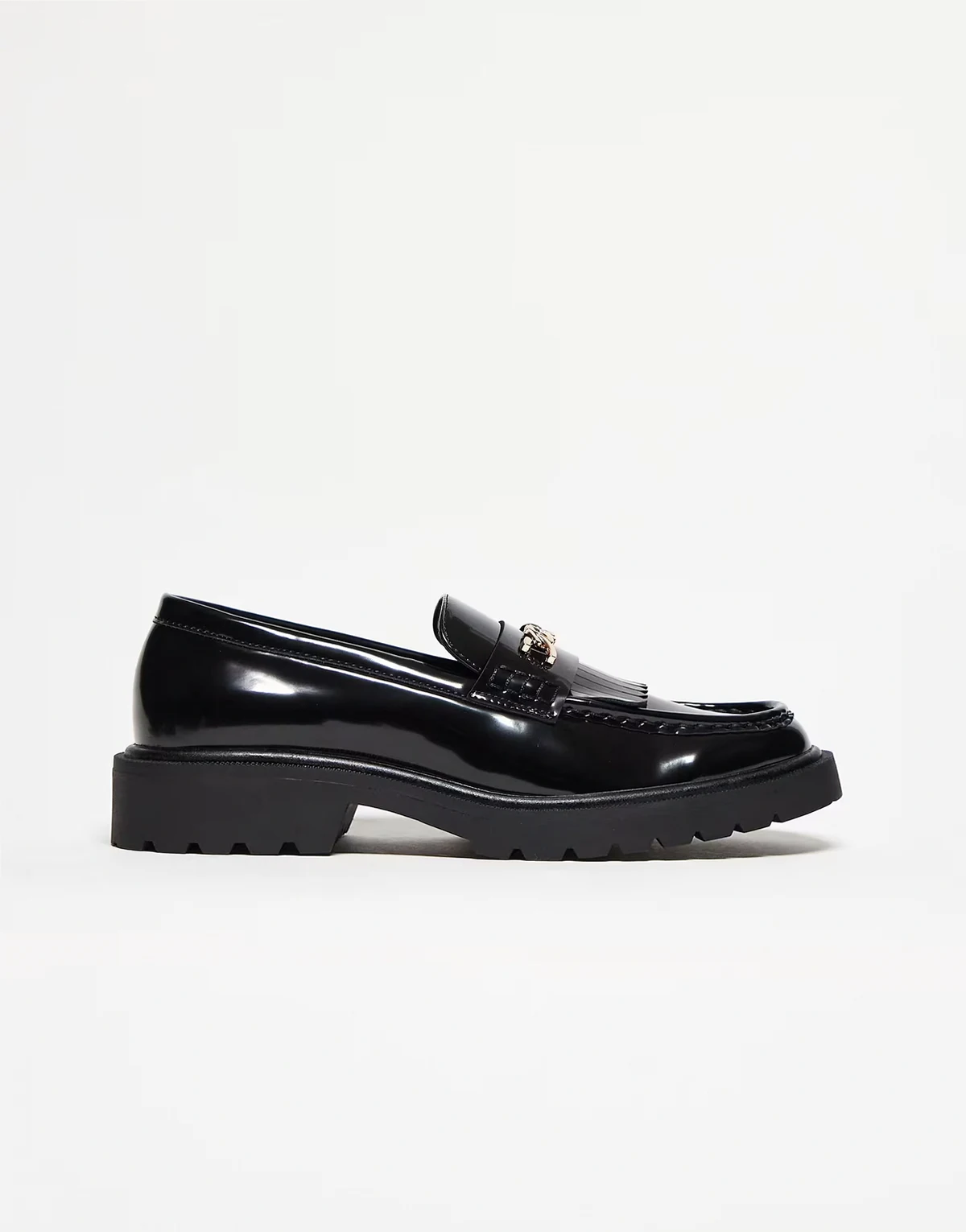– Loafer in Schwarz mit goldfarbener Kette
