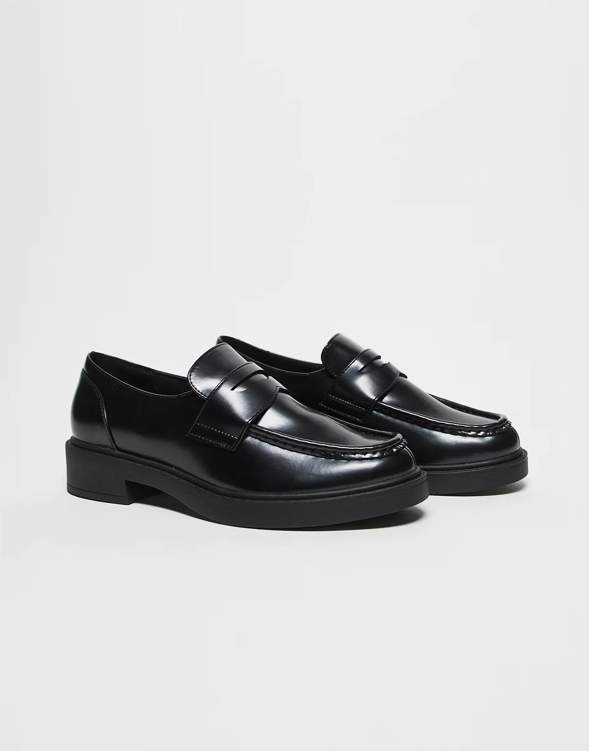 – Penny-Loafer in Schwarz mit Lackleder-Optik
