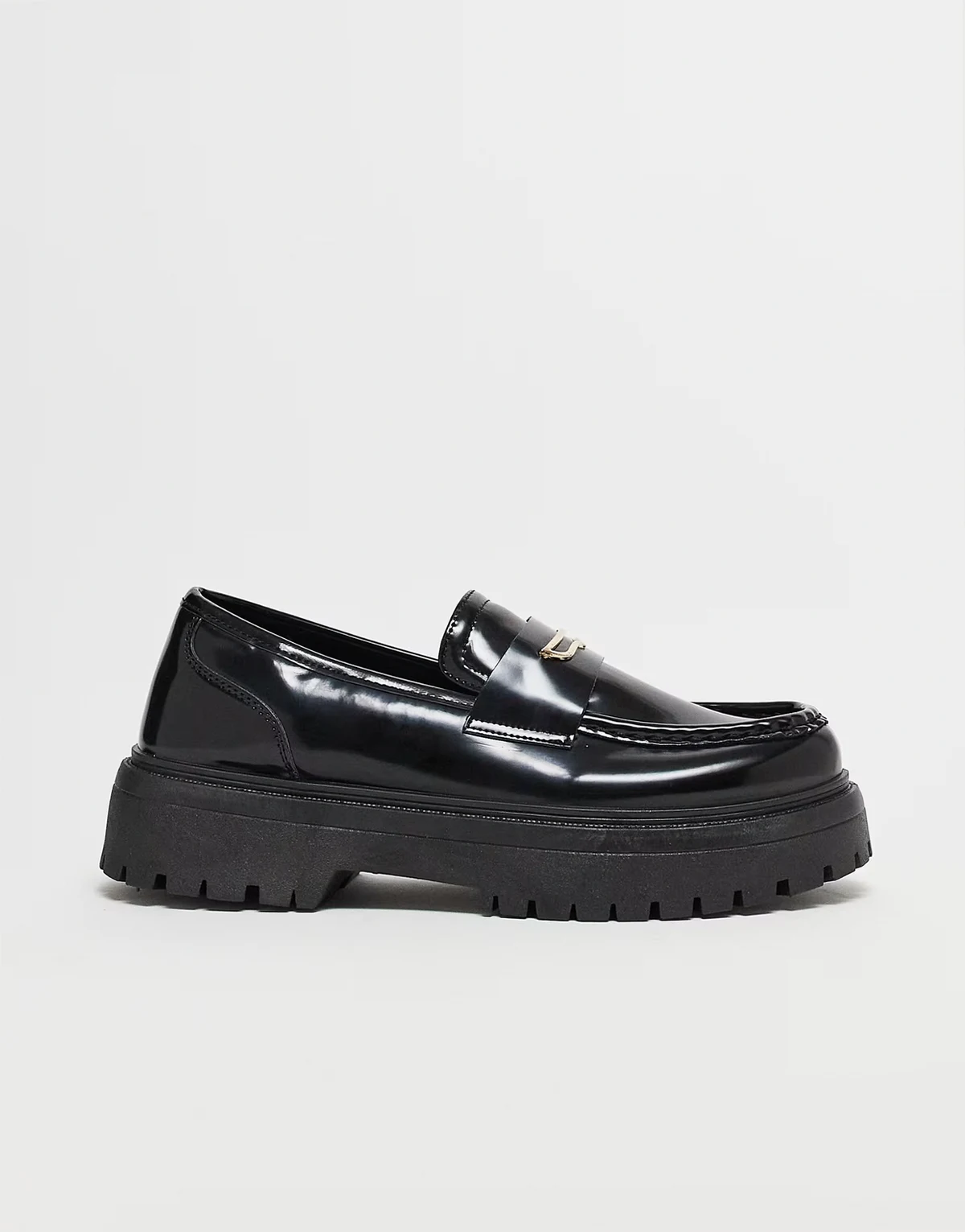 – Loafer in Schwarz mit dicker Sohle und Trensendetail