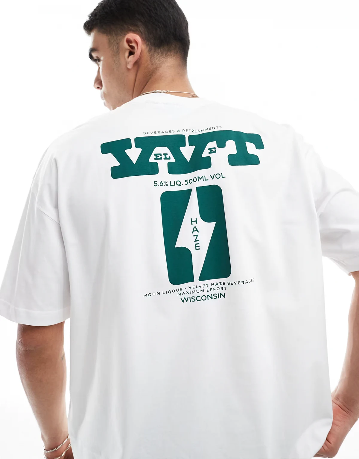 – Biały T-shirt oversize z grafiką z napisem