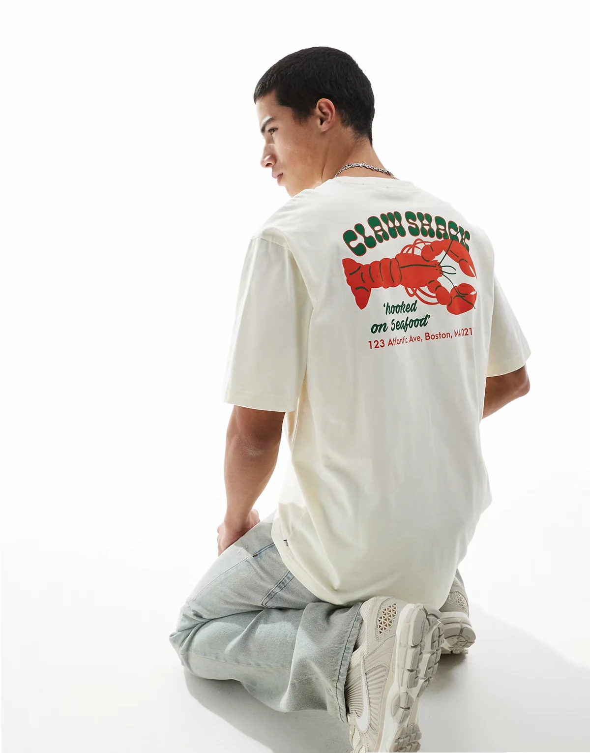 relaxed fit T-shirt with Claw Shack back print in beige